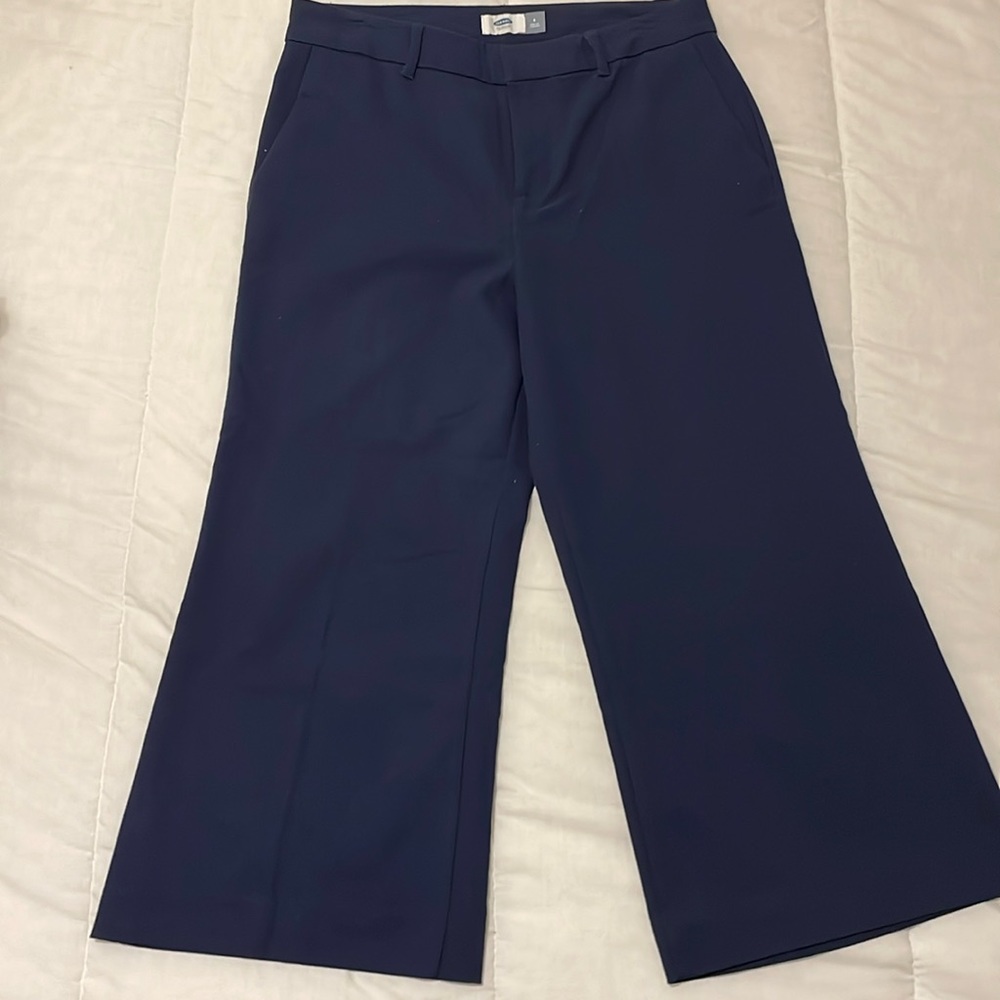 Old Navy Blue Cropped Pant